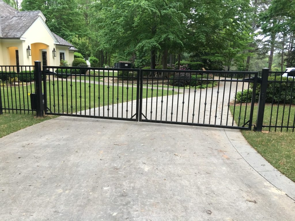 Custom property gates with knukles